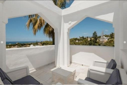 Penthouse Marbella, Panoramic Sea Views, Terrace, Pool & Parking - 4
