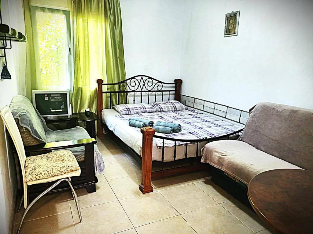 Apartment at villa with pool - 2