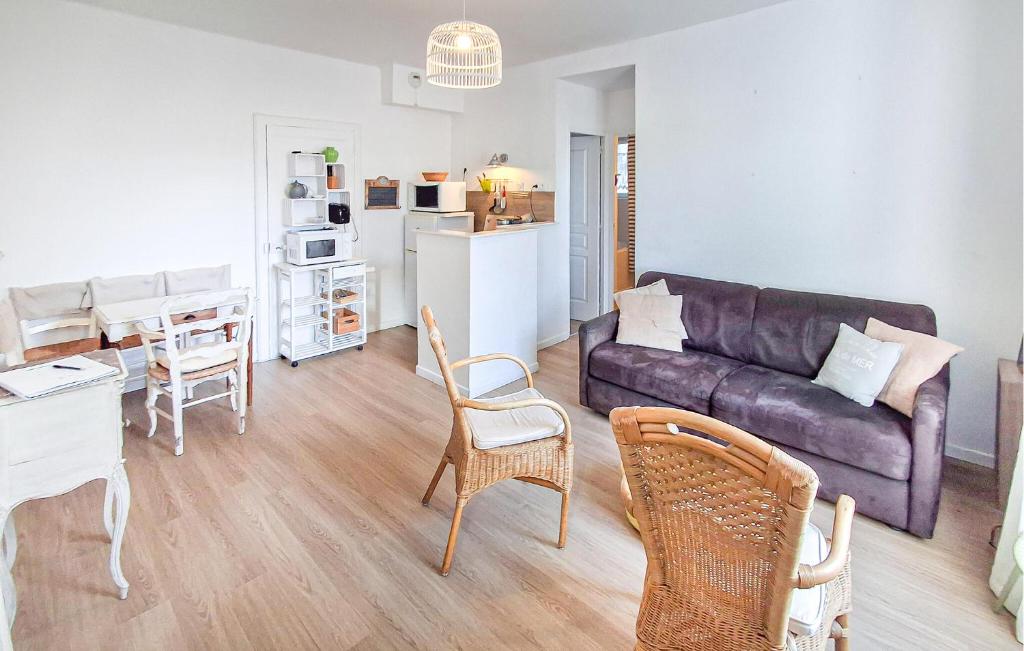 1 Bedroom Amazing Apartment In Carnac - 4