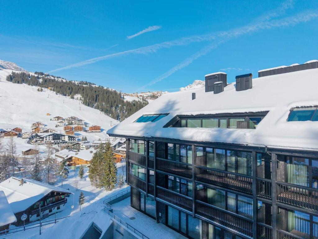 New Hotel Kristberg in Lech with SPA, outdoor pool and view - 5