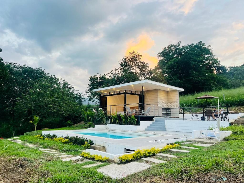 Villa tipo Suite, Privada en Villeta - 5