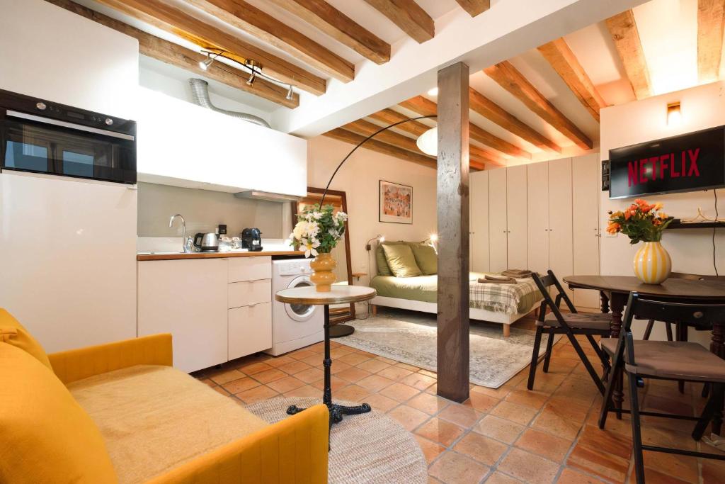 Charming Apartment in Notre-Dame - 2