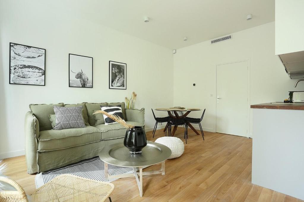 Apartment Center of Paris by Studio prestige - 2