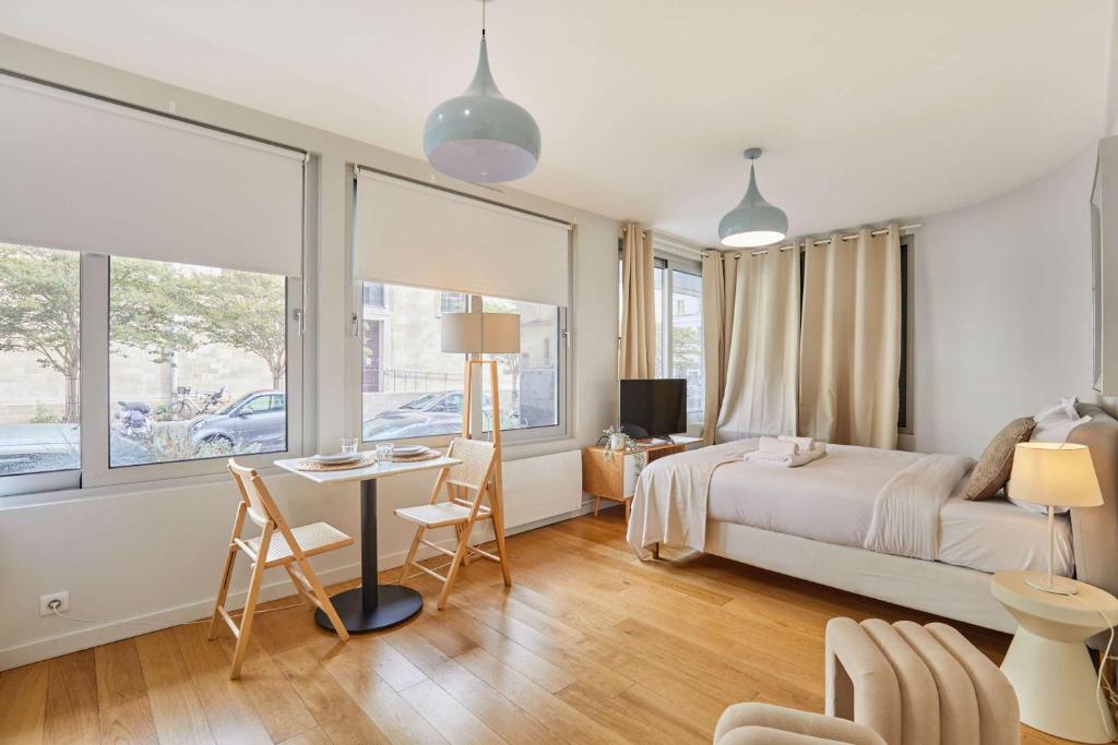 Studio Eiffel Tower by Studio prestige - 5