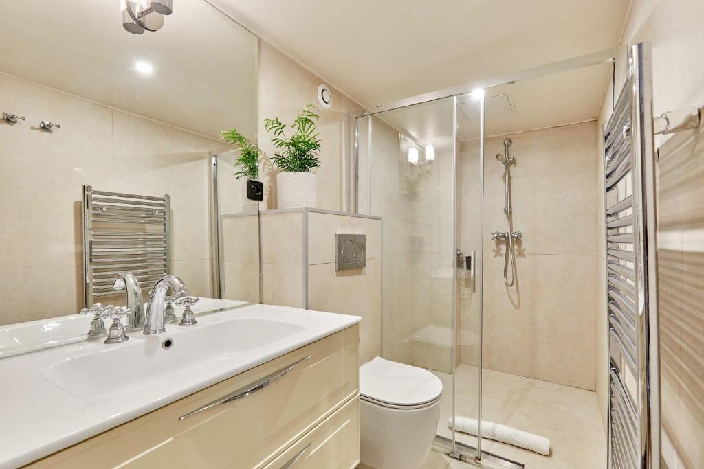 Cozy Apartment Center of Paris - 5