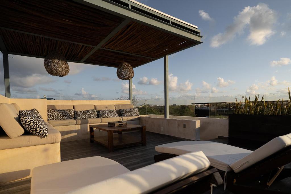 Amazing Penthouse & Apartment with Private Pool, Terrace , Roof Top and Hot Tub in Tulum Jungle - 4