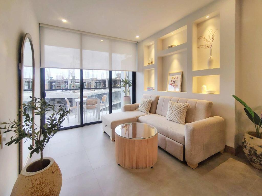 Enchanting 2BR with Balcony in Morros - 3