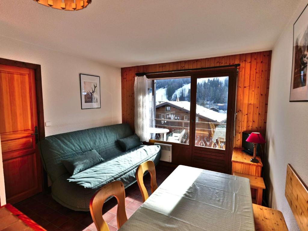 Appartement 2 pièces + coin montagne, balcon sud, au centre du village - FR-1-458-139 - 1