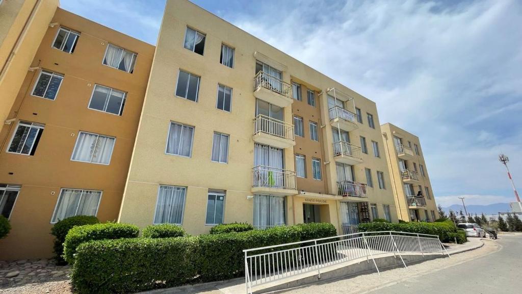 Departamento con piscina cómodo y buena ubicación Somos pet friendly - 1