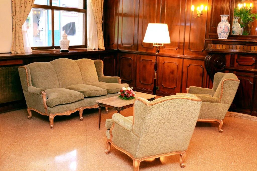 Hotel Astor Photo 18