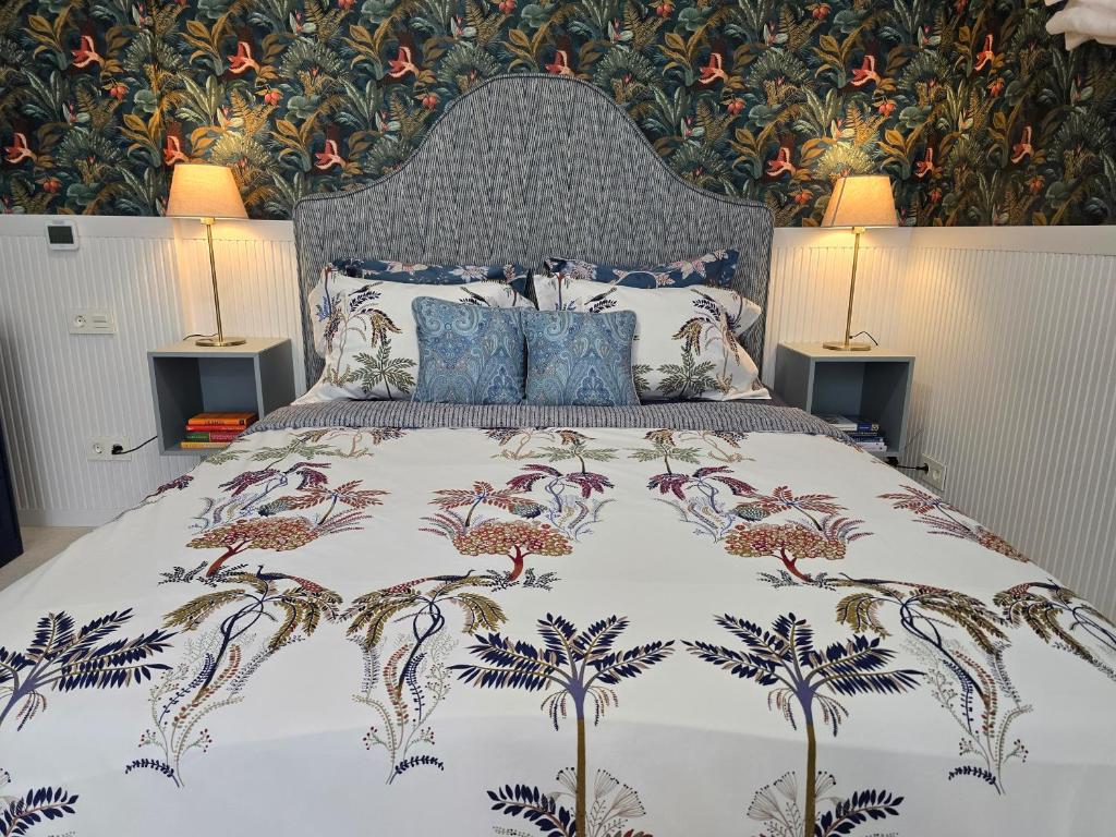 Sun & Palms - Bluebird Designer Apartment - 3