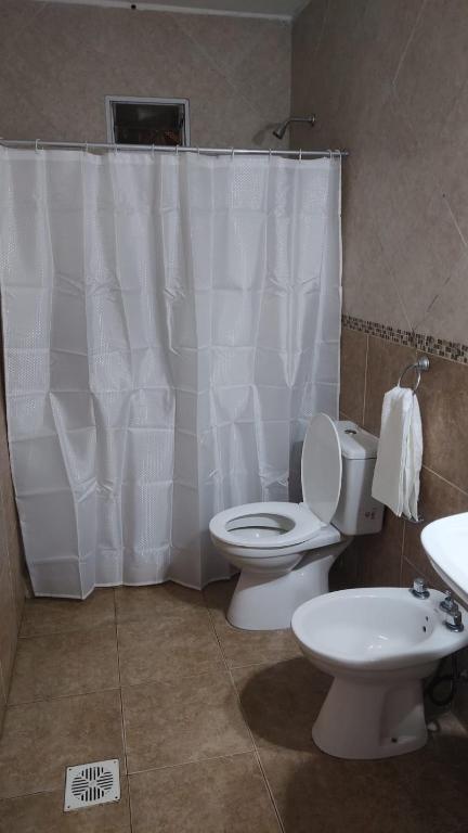 Hermoso departamento con cochera privada - 3