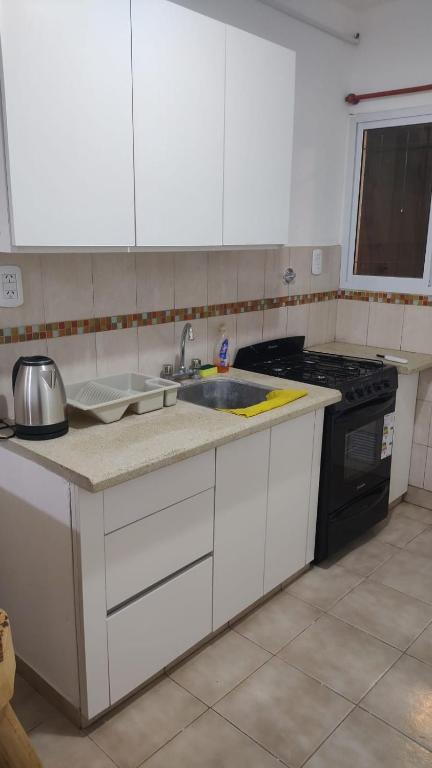 Hermoso departamento con cochera privada - 4