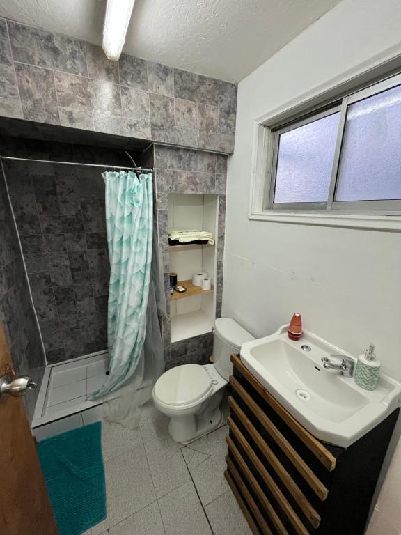 Habitación independiente con baño privado - 3
