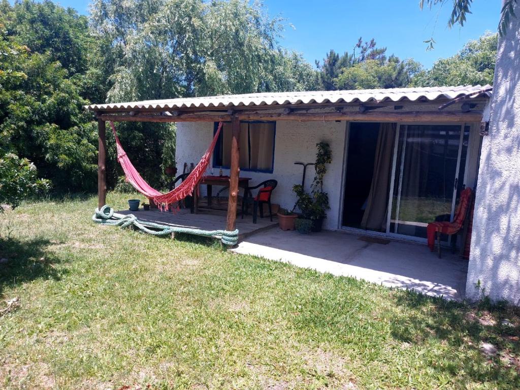 Barra del Chuy a 150mtos del mar para 3 personas - 2