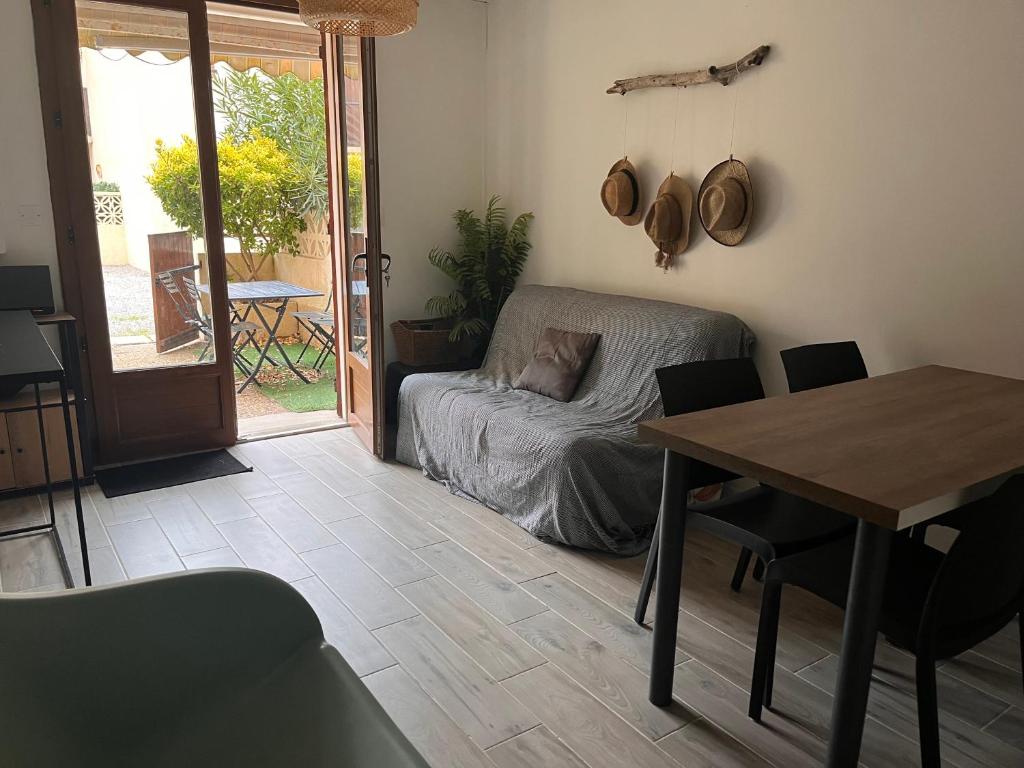 CASA DEL MAR - 1