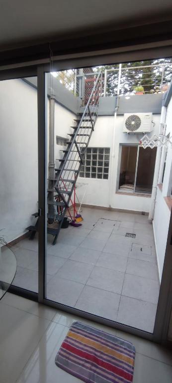 Apartamento tipo casa con gran terraza exclusiva con parrillero a 400 metros de la Rambla de Pocitos - 4