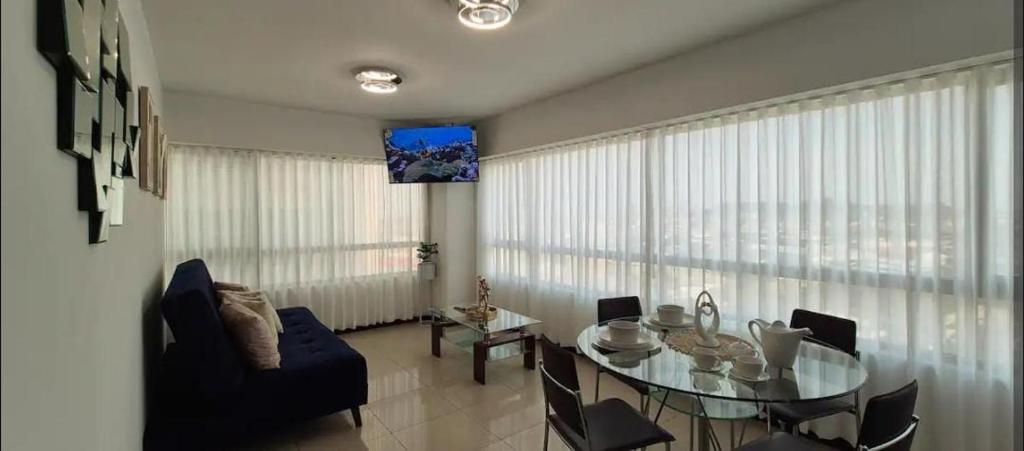 Ecusuites Family Deluxe Piso 9 Frente a Mall del Sol - 1
