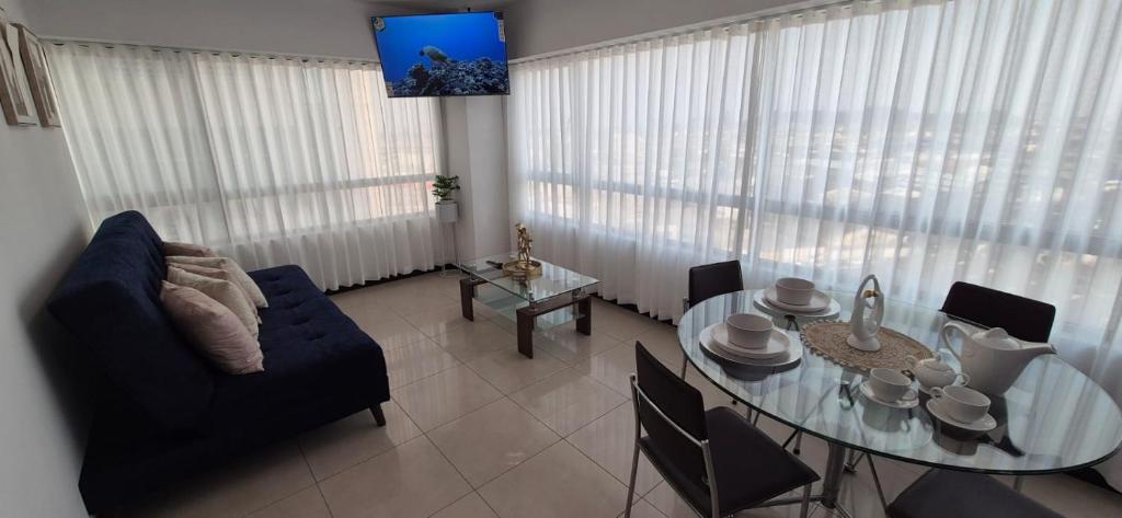 Ecusuites Family Deluxe Piso 9 Frente a Mall del Sol - 4