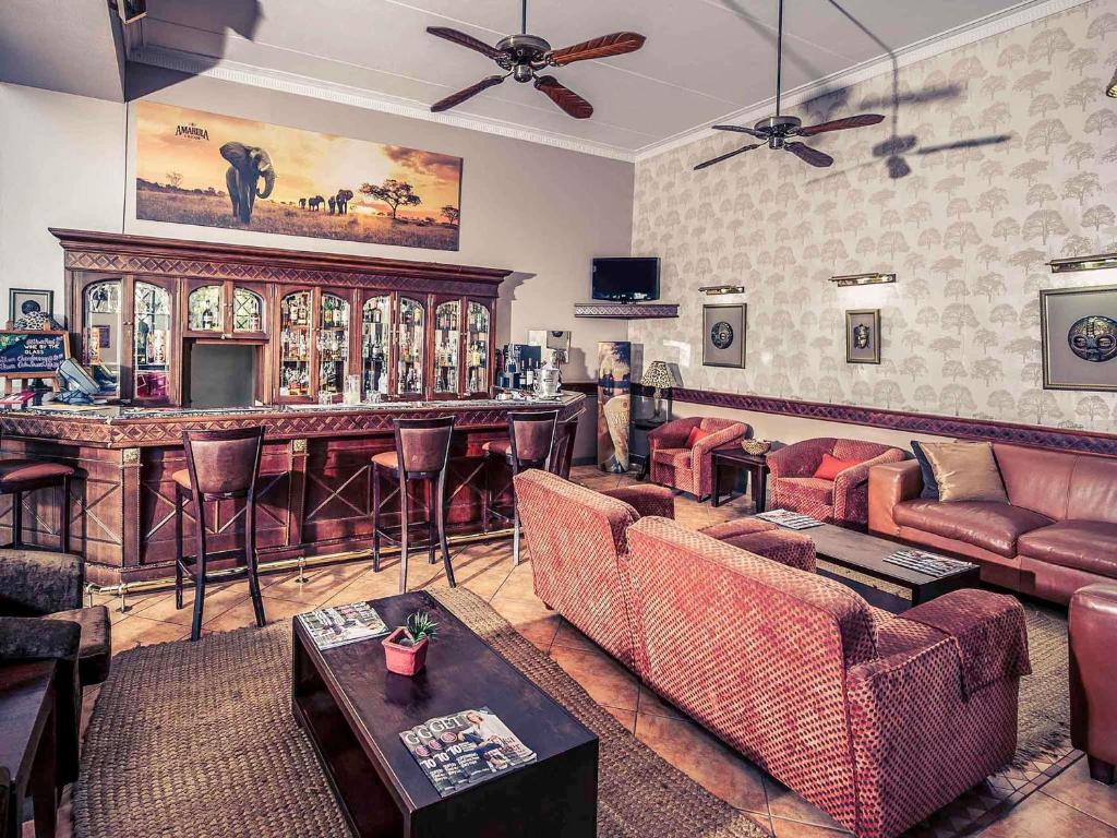 ラウンジ