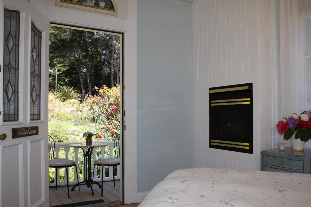 Elk Cove Inn & Spa photo