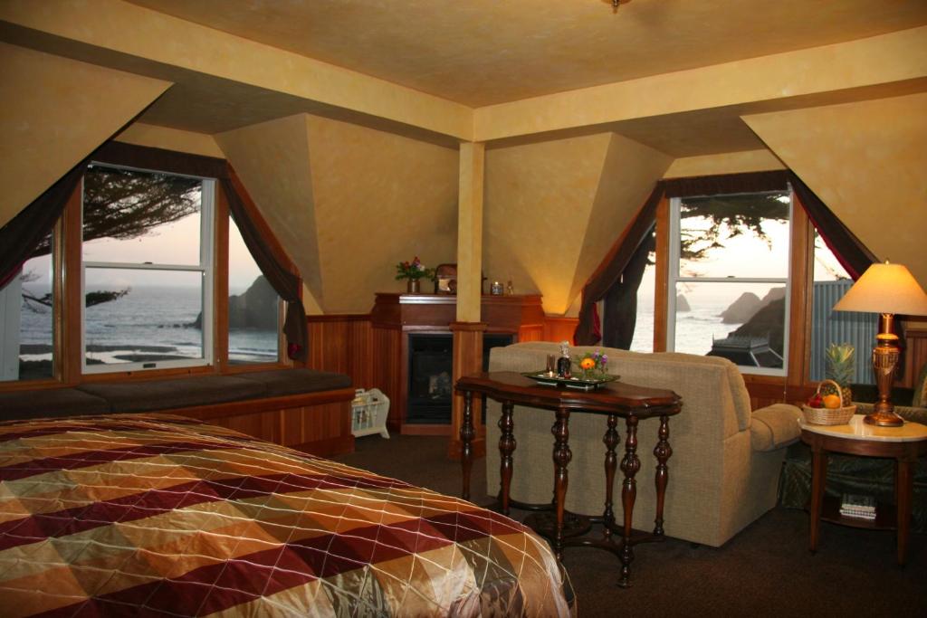 Elk Cove Inn & Spa photo