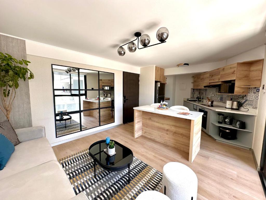 New condo apartment - 1 Queen - 4