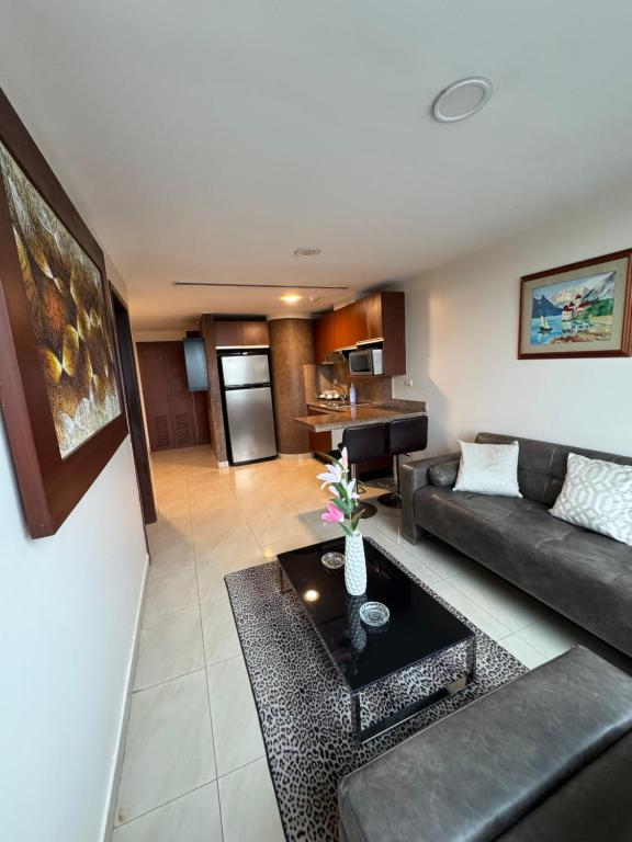 Exclusivo Departamento Samborondón Plaza Piso 2 - 4