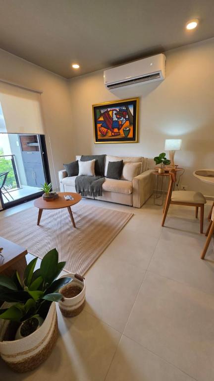 Cómodo y moderno apartamento en las Mercedes - 1