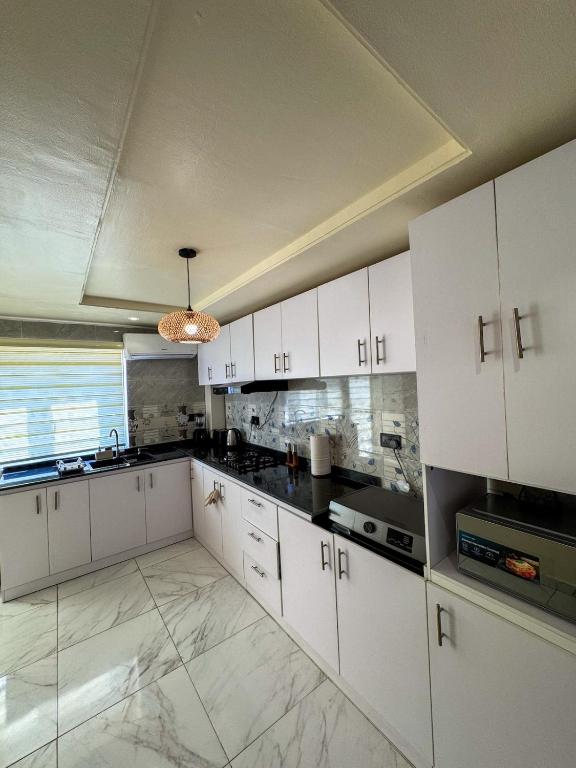 Gallery Detail: Luxury Penthouse 1Br 3 Balconies Lekki Phase 1 From 53Pp