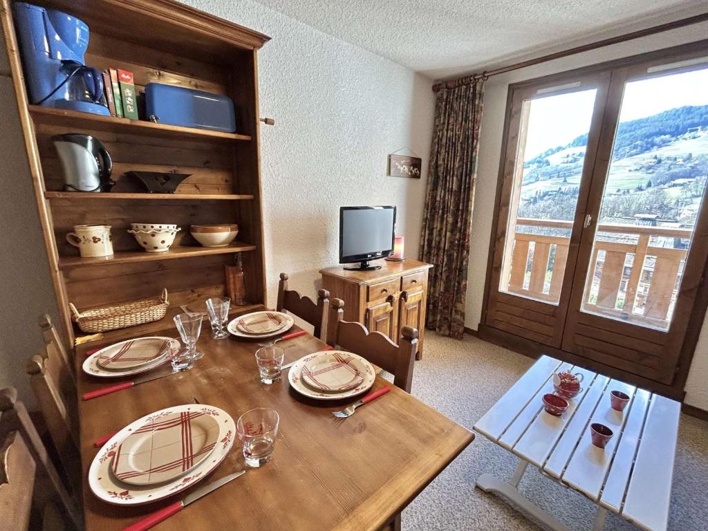 Studio calme avec parking, vue montagnes, Demi-Quartier - 4