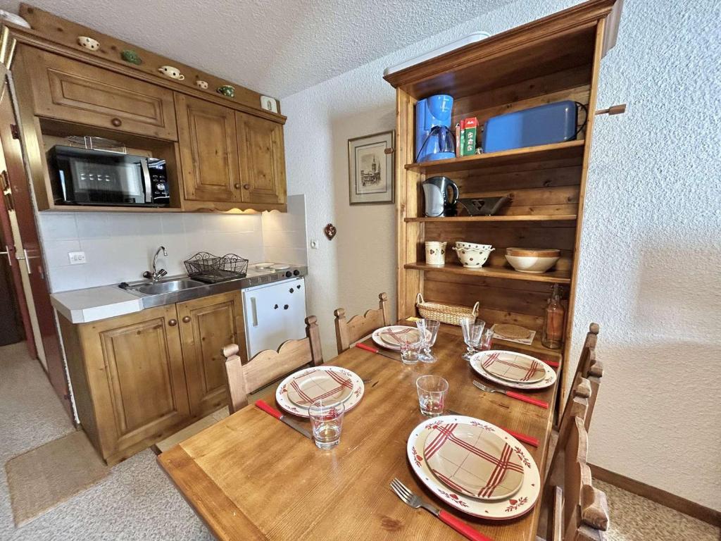 Studio calme avec parking, vue montagnes, Demi-Quartier - 5