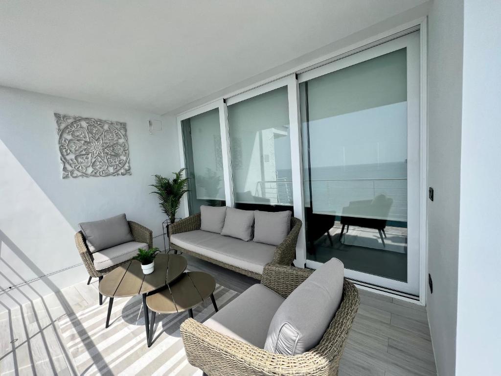 Apartment front line - 4
