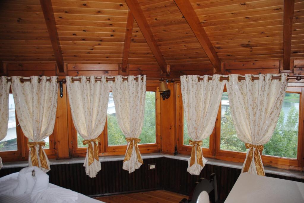 Hotel Vataksi photo