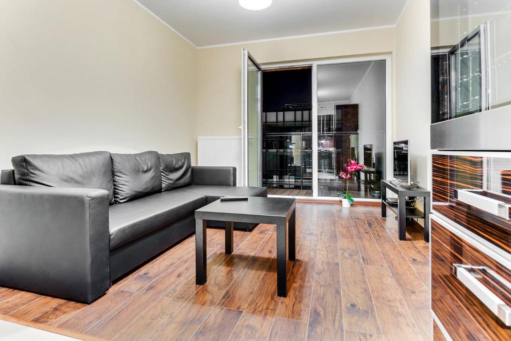 Penguin Rooms 2217 on Dmowskiego Street — Hotel in Wroclaw