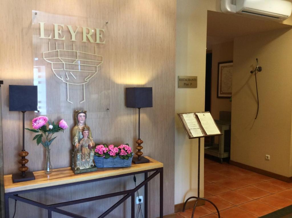 Hotel Monasterio de Leyre photo