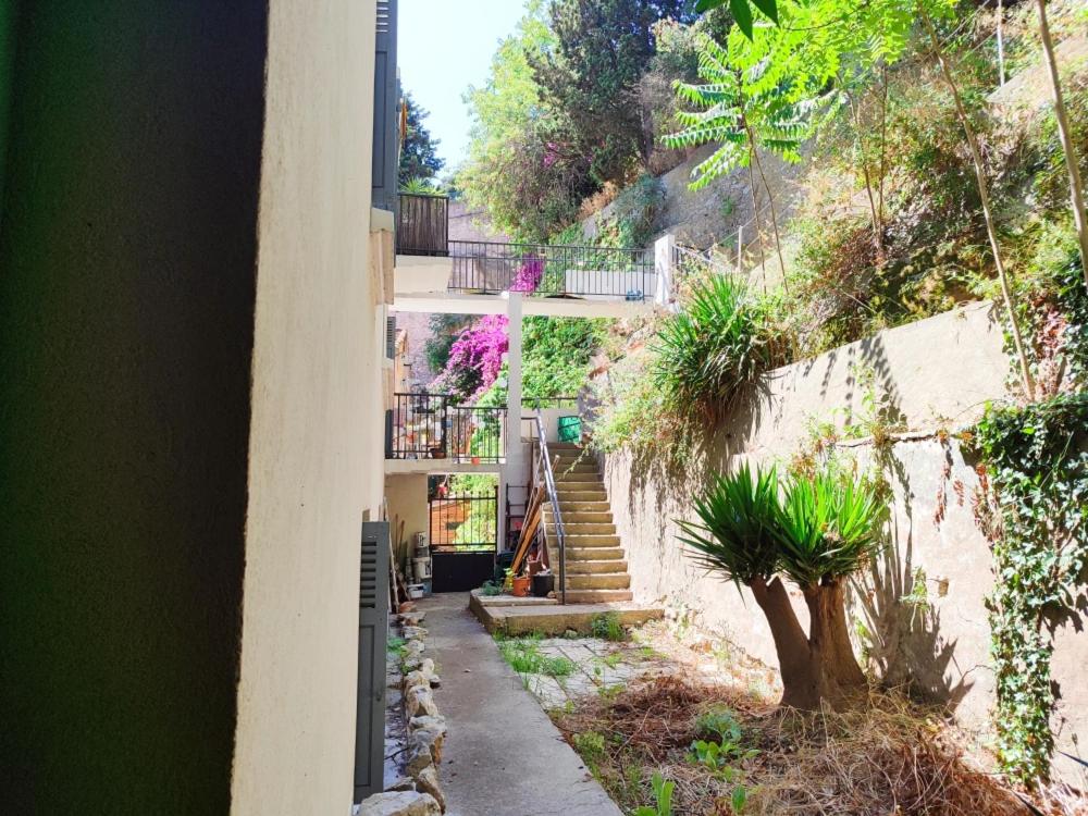 Logement de vacances calme et entouré de verdure - 5