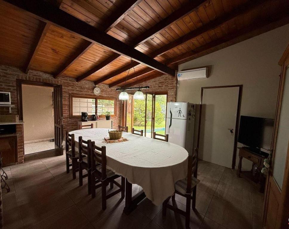 Chalet con Pileta Bandurrias - Mar del Plata - 3