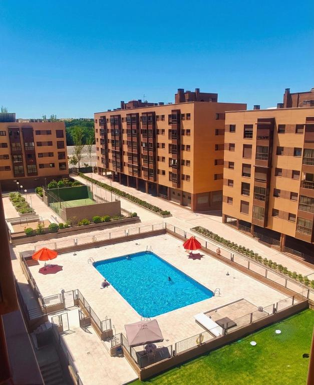 Campezo Suite Madrid Airport - 1