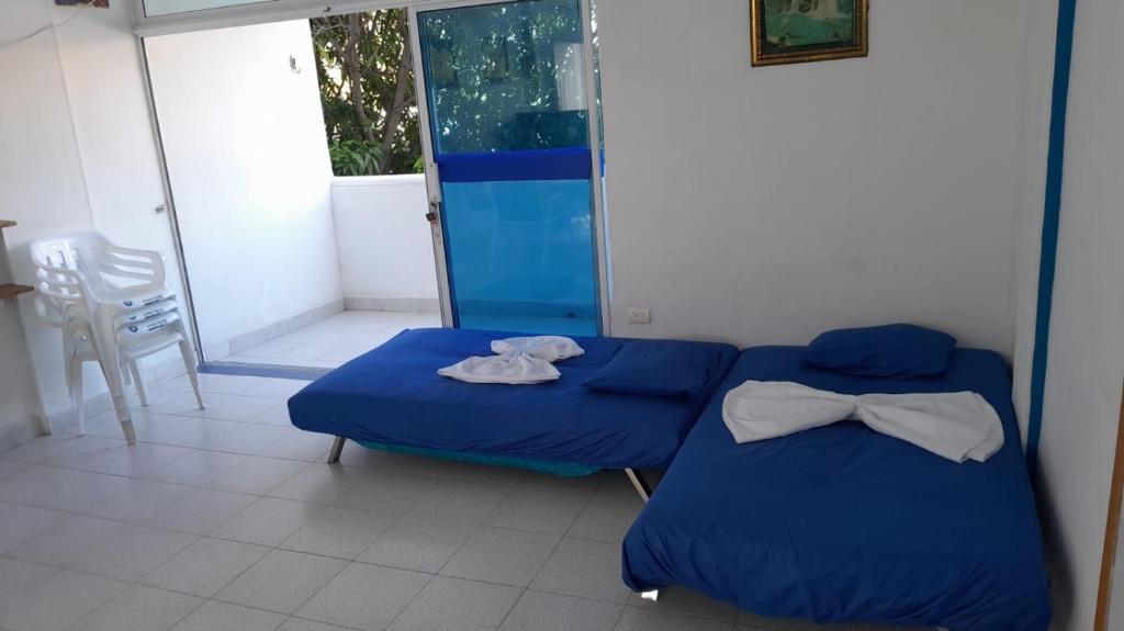 Apartaestudio con parqueadero gratis - 3