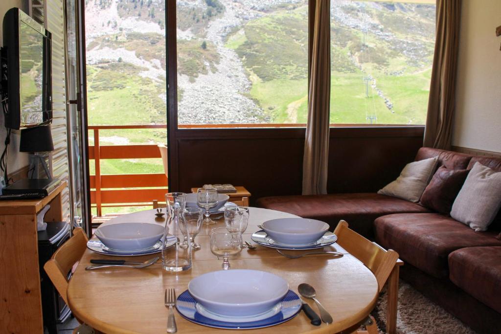 Studio La Mongie résidence le Montana Balcon plein sud pied de piste parking souterrain privé - 2