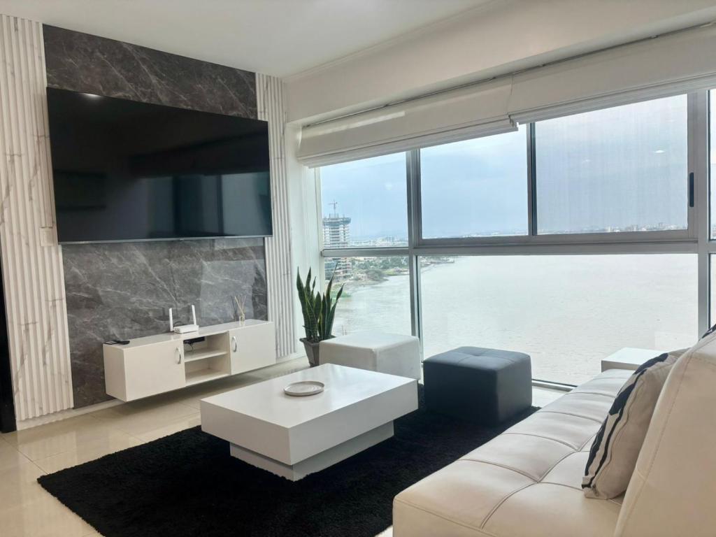 Riverfront 1, suite de lujo, vista al río - 3
