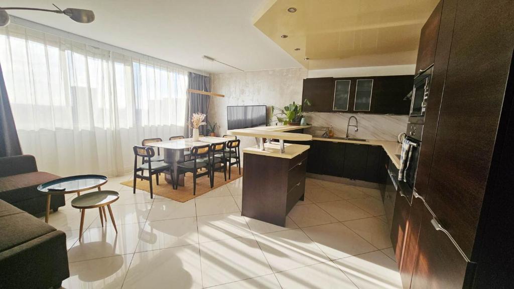 Beautiful&big apt for 8persons parking free - 3