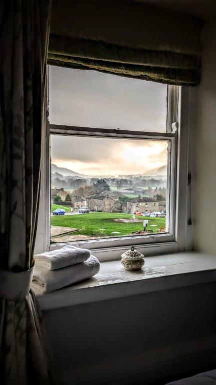 The Kings Arms Hotel 로비