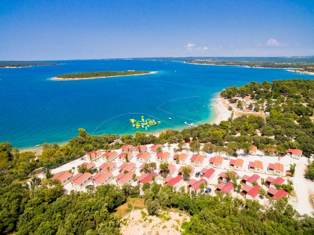 Brioni Sunny Camping by Valamar — Hotel in Pula