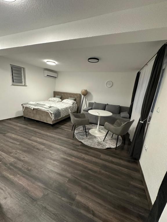 Ajla apartman - 1