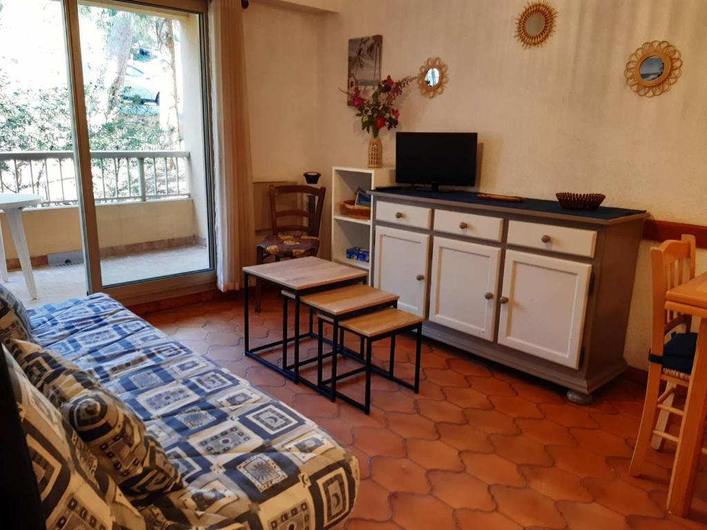 Appartement T2 avec terrasse et parking à Bormes-les-Mimosas - FR-1-251-907 - 3