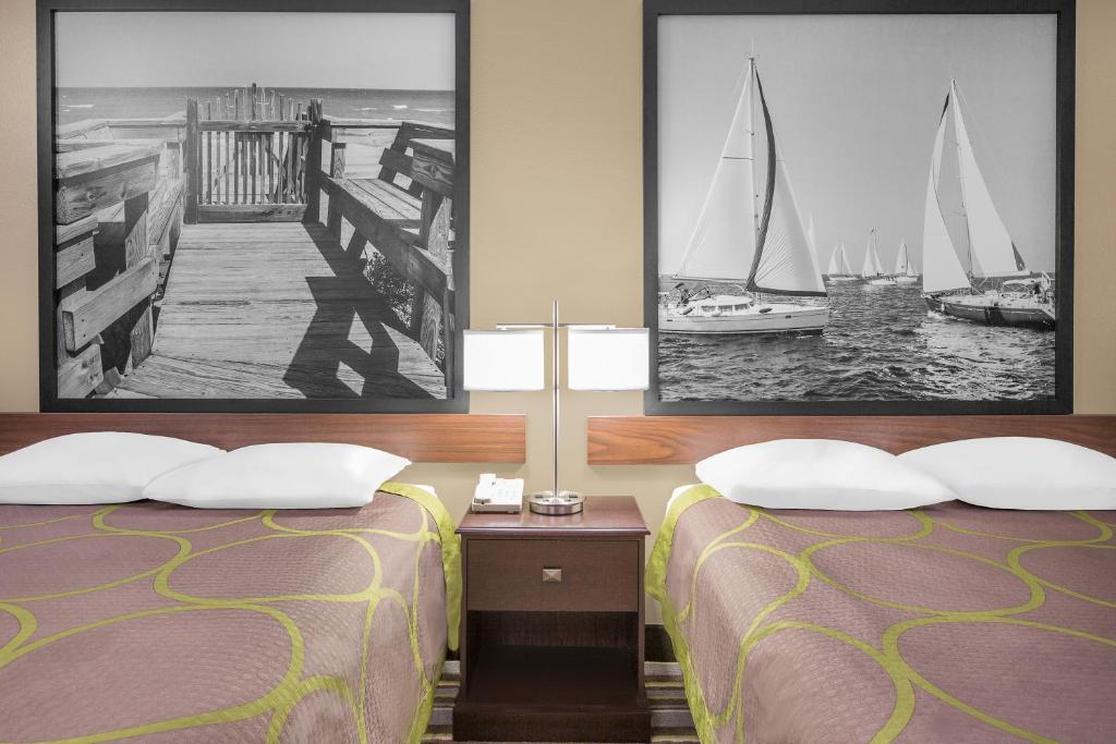 Super 8 By Wyndham Bay St. Louis Photo 15