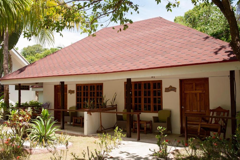 Polaris Beach and Dive Resort Inc photo