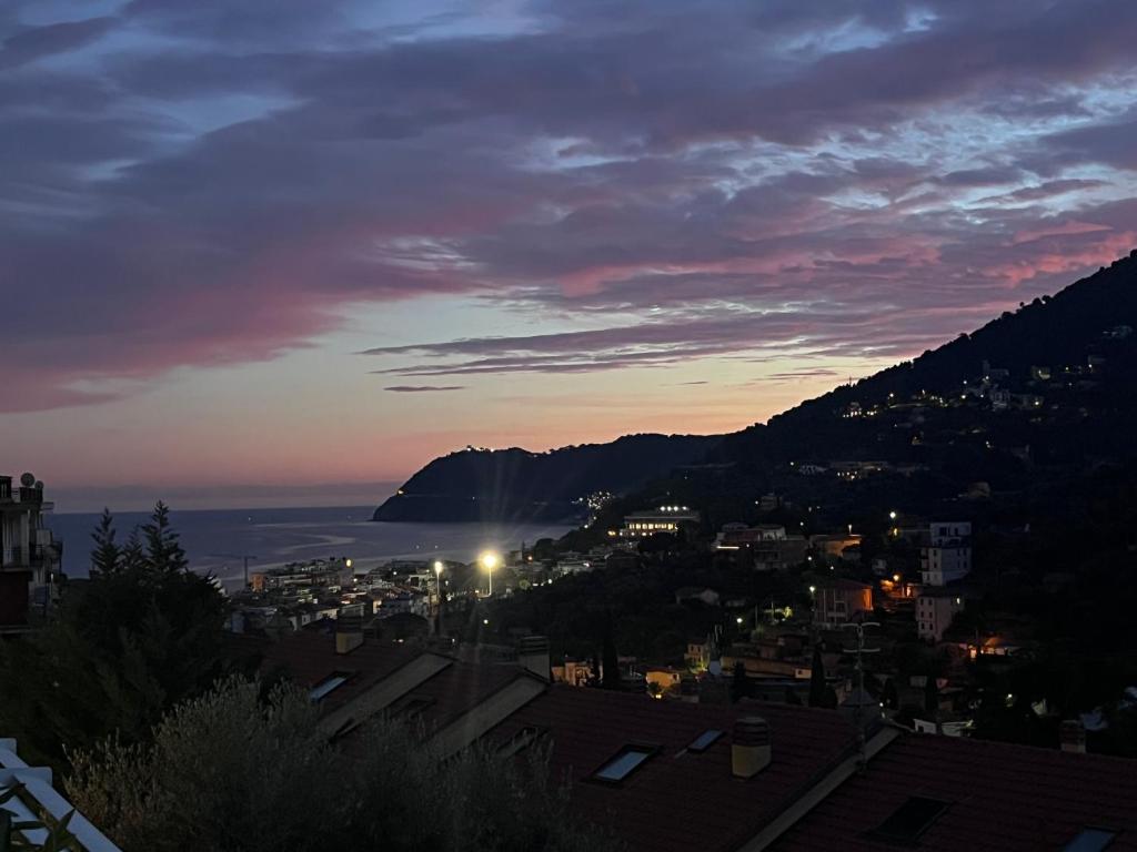 A House with a view - 4